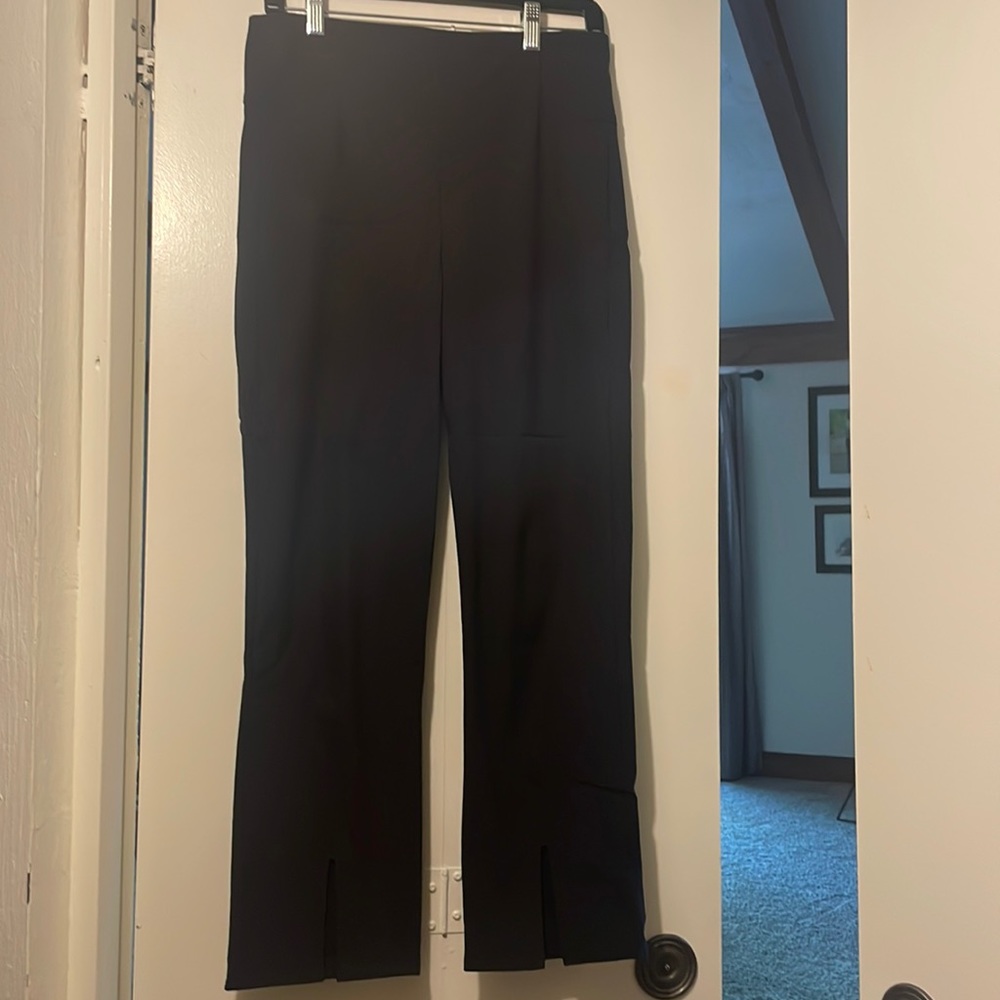 Black athleta ankle pant w front slit. Size 8